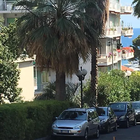 Matteo's Flat Close To Portosole & Downtown 4 P.l. Apartament *