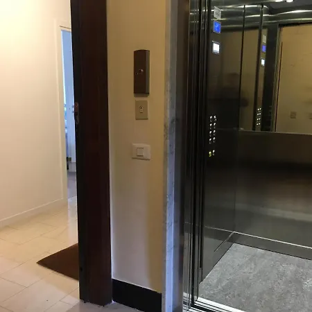 아파트 Matteo's Flat Close To Portosole & Downtown 4 P.l.